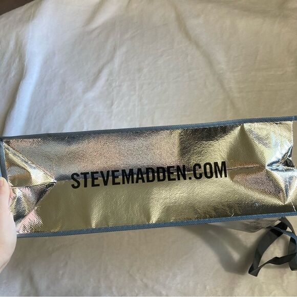 Steve Madden I’m With Steve Silver Metallic Oversized Shopper Tote Bag Pocket - Picture 5 of 8